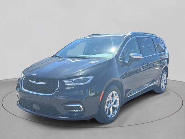 Brilliant Black Crystal Pearlcoat 2021 Chrysler Pacifica Limited AWD Minivan All-Wheel Drive 9-Speed Automatic