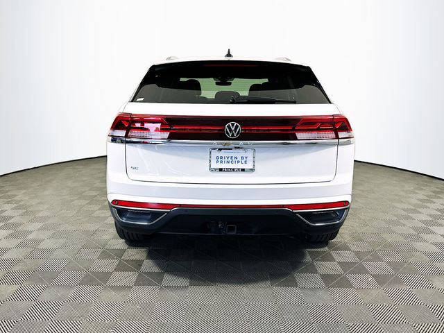 2024 Volkswagen Atlas Cross Sport 2.0T SE w/Technology photo