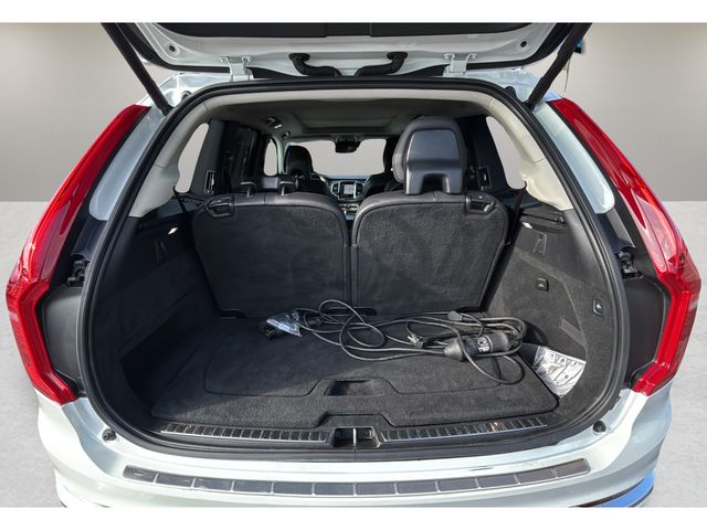 Used 2022 White Volvo T8 Inscription 7 Passenger image 30