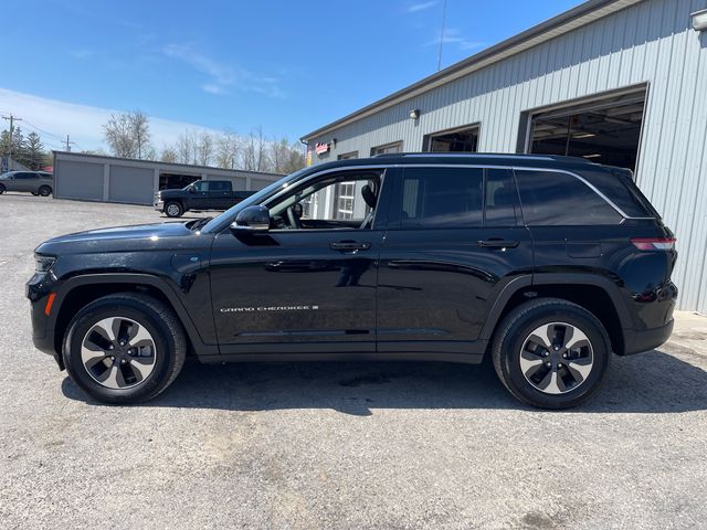 2023 Jeep Grand Cherokee 4xe - Diamond Black Crystal Pearlcoat exterior view 4