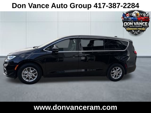 View vehicle photo 3