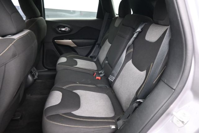 Used 2018 Jeep Cherokee SUV
