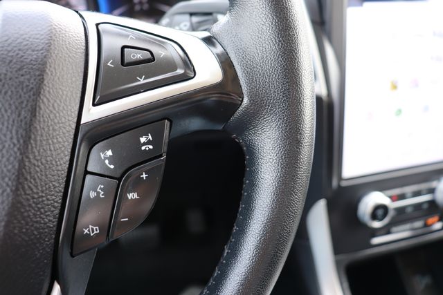 2024 Ford Edge SEL photo