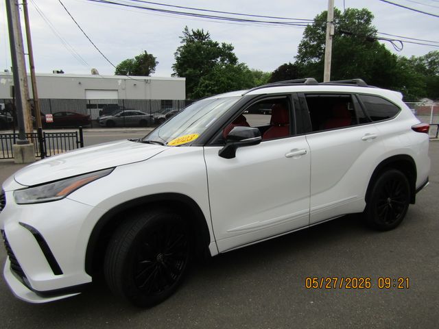 used 2023 Toyota Highlander car, priced at $37,999
