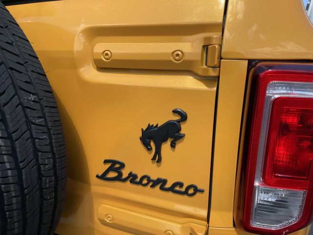 2022 Ford Bronco Base 6