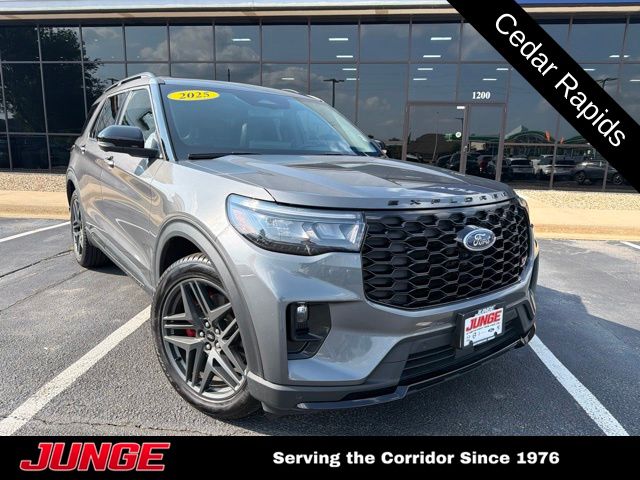  2025 Ford Explorer ST AWD   
