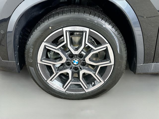 2025 BMW X1 xDrive28i 32