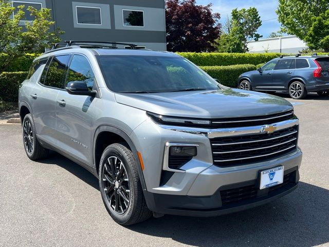 Sterling Gray Metallic 2025 Chevrolet Traverse LT AWD SUV / Crossover Four-Wheel Drive 8-Speed Automatic