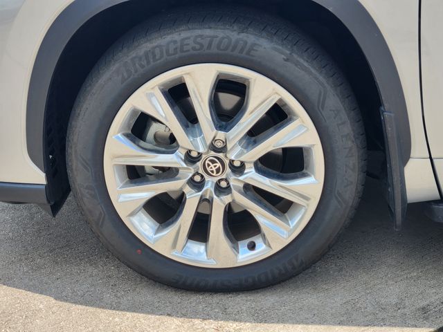 2025 Toyota Highlander Limited Silver at Gullo Toyota