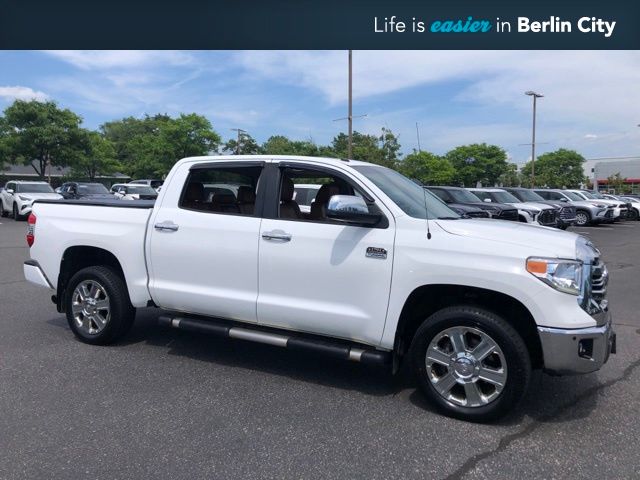 Super White 2016 Toyota Tundra Pickup Truck Four-Wheel Drive 6-Speed Automatic Overdrive