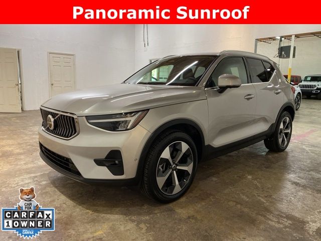 Silver 2025 Volvo XC40 B5 Plus Bright Theme AWD SUV / Crossover All-Wheel Drive Automatic