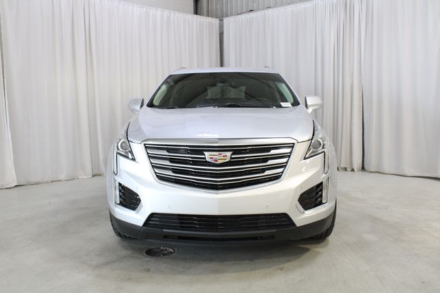 Used 2018 Silver Cadillac Luxury image 38