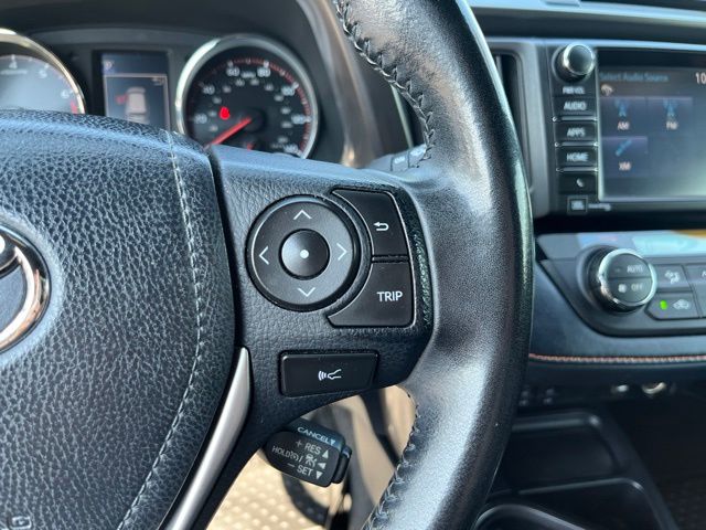 2018 Toyota RAV4 SE - Photo 24