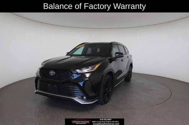 Midnight Black Metallic 2025 Toyota Highlander XSE AWD SUV / Crossover All-Wheel Drive 8-Speed Automatic