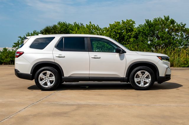 2023 Honda Pilot LX White at Bayway Cadillac of The Woodlands