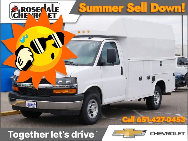 Summit White 2026 Chevrolet Express Chassis Van Rear-Wheel Drive 8-Speed Automatic