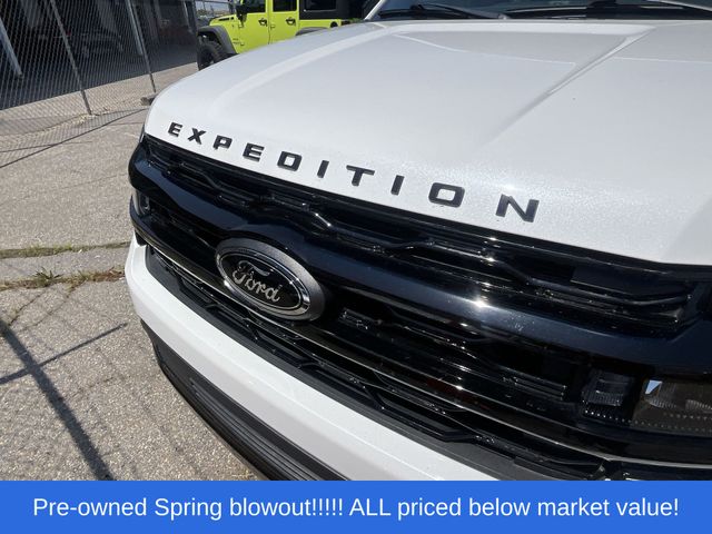 Used 2022 White Ford Limited image 14