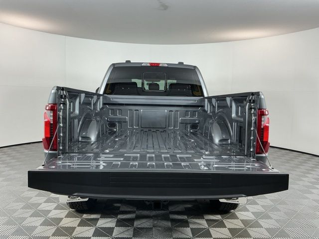New 2026 Carbonized Gray Metallic Ford XLT image 7