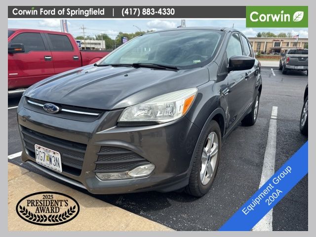 Gray (Magnetic) 2016 Ford Escape SE FWD SUV / Crossover Front-Wheel Drive 6-Speed Automatic