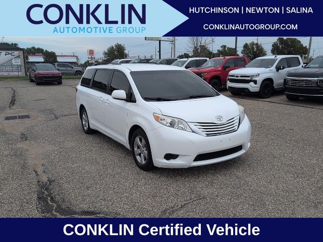  2017 Toyota Sienna LE 7-Passenger Auto Access Seat FWD   