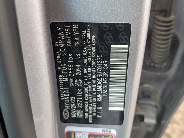 2024 Hyundai Elantra SEL Silver at Community Toyota