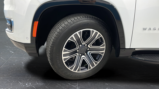 Used 2023 Bright White Clearcoat Jeep Base image 39