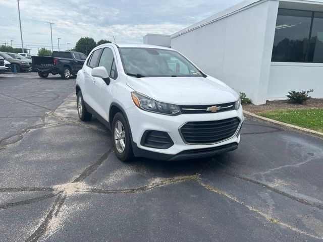 Summit White 2020 Chevrolet Trax LS FWD SUV / Crossover Front-Wheel Drive 6-Speed Automatic