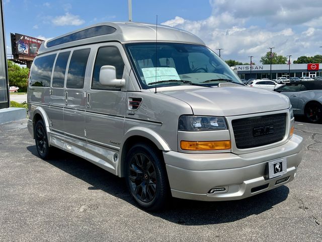 2025 GMC Savana 2500's photo