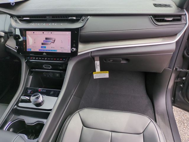 new 2026 Jeep Grand Cherokee car, priced at $44,086
