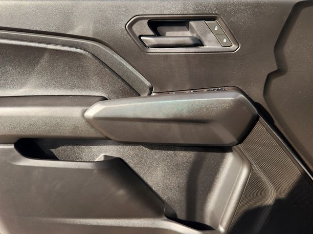 2025 Chevrolet Colorado Trail Boss White at AutoSavvy Houston Northwest