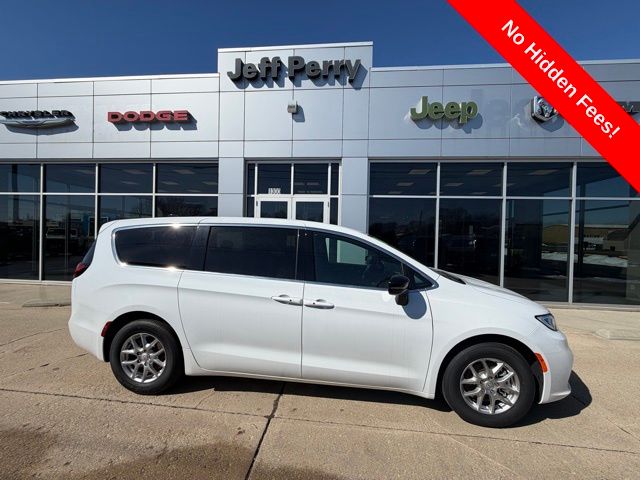 2026 Chrysler Pacifica Select FWD