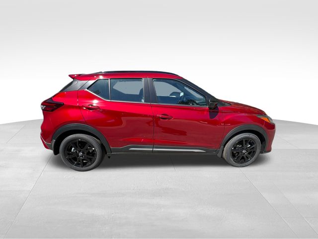 2024 Nissan Kicks SR 11