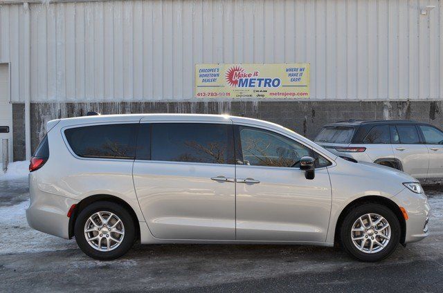 2024 Chrysler Pacifica Touring L FWD
