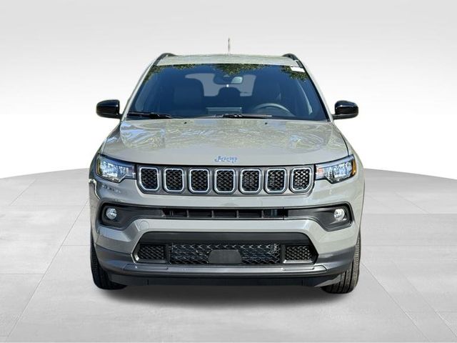 2024 Jeep Compass Latitude 8