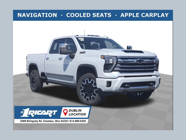 Polar White Tricoat 2026 Chevrolet Silverado 2500HD High Country Crew Cab 4WD Pickup Truck Four-Wheel Drive Automatic