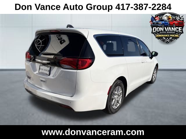 View vehicle photo 6