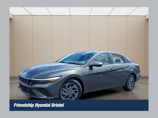 2024 Hyundai Elantra SEL FWD