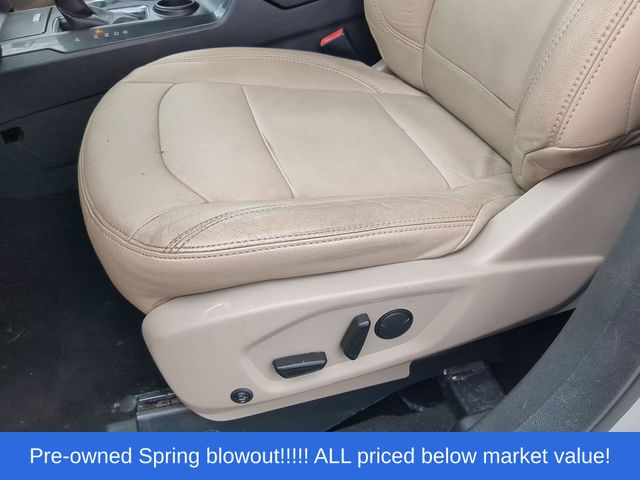 Used 2019 White Platinum Clearcoat Metallic Ford XLT image 24
