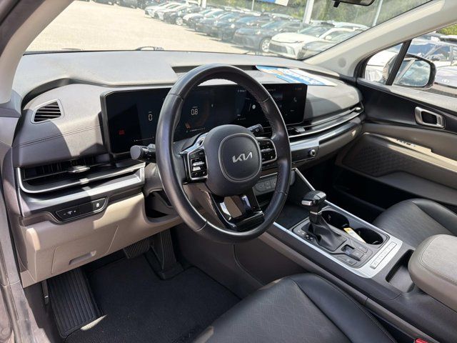 Used 2025 Kia Carnival Van