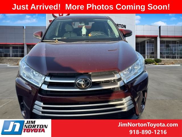 2019 Toyota Highlander LE 2