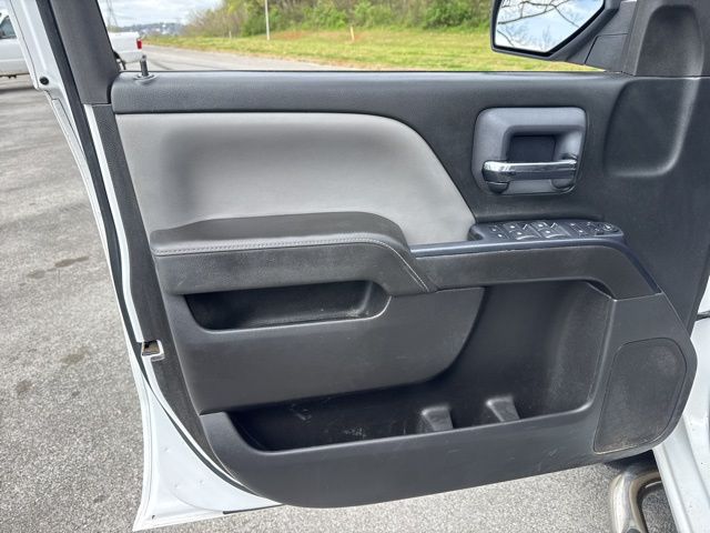 Used 2015 White Chevrolet LS image 14