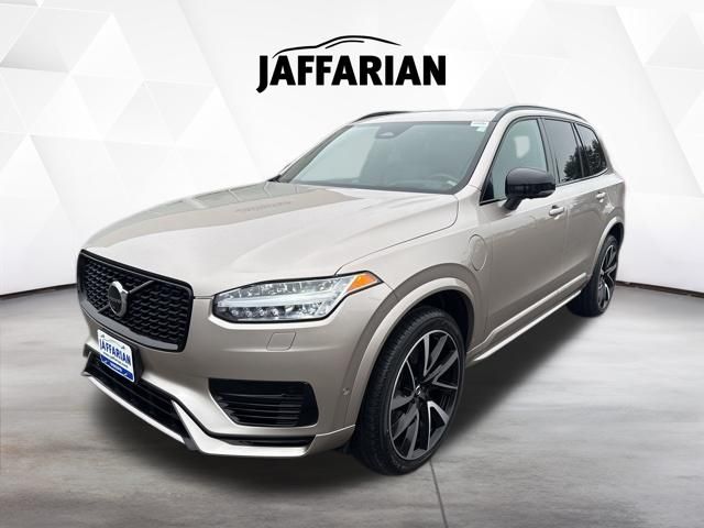 Bright Dusk Metallic 2023 Volvo XC90 Recharge T8 Ultimate Dark Theme eAWD SUV / Crossover All-Wheel Drive Automatic