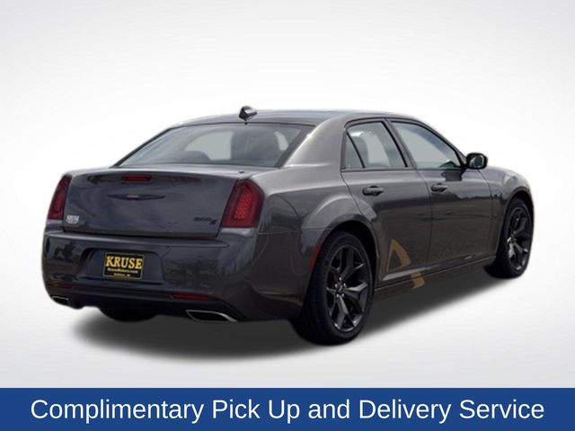 2022 Chrysler 300 S