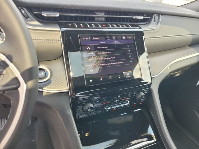 New 2025 White Jeep Altitude X image 24