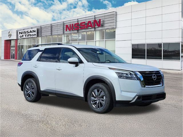 2025 Nissan Pathfinder SV's photo