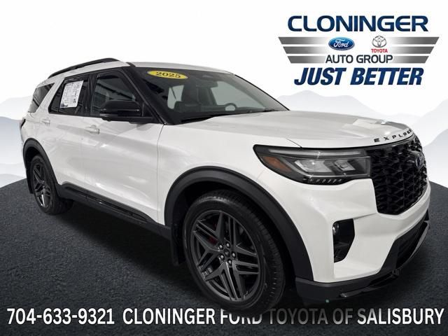 White Metallic 2025 Ford Explorer SUV / Crossover All-Wheel Drive Automatic