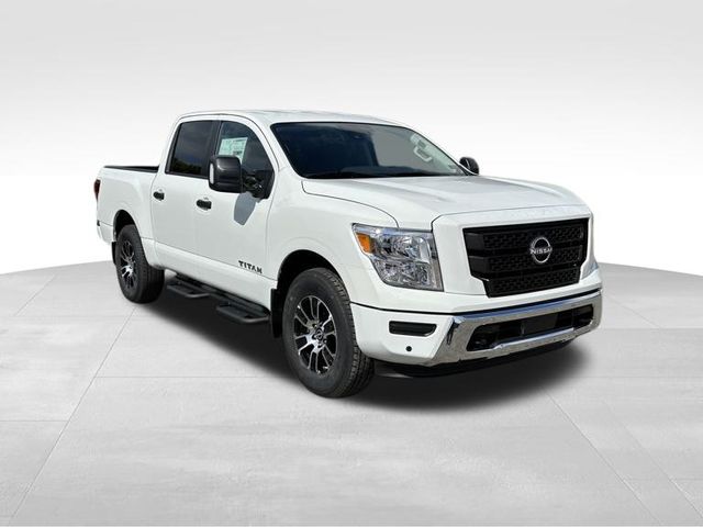 2024 Nissan Titan SV 4