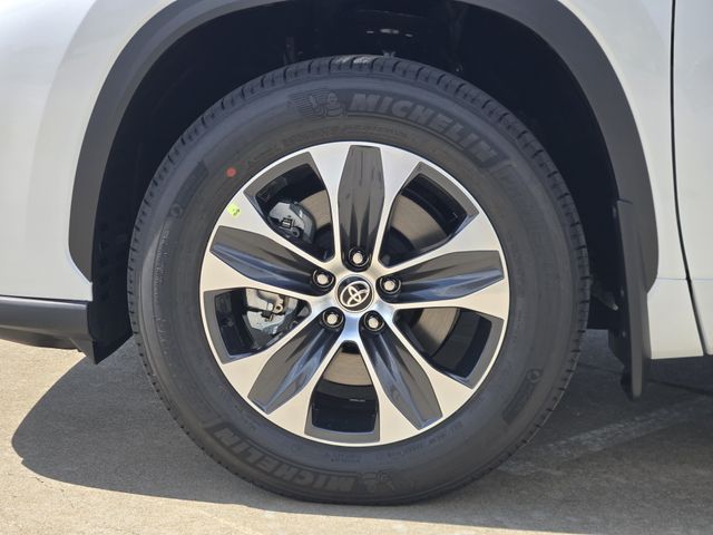 2026 Toyota Highlander XLE Beige at Gullo Toyota