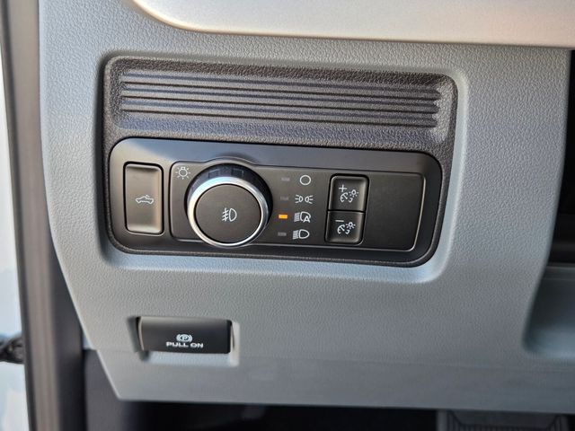 New 2026 Ford Super Duty F-450 Chassis Regular Cab (DRW) 169" Wheelbase XL