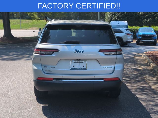 Used 2023 Silver Jeep Limited image 4